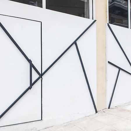 Trendy Industrial Apt Next To Museum Of Acropolis アテネ エクステリア 写真