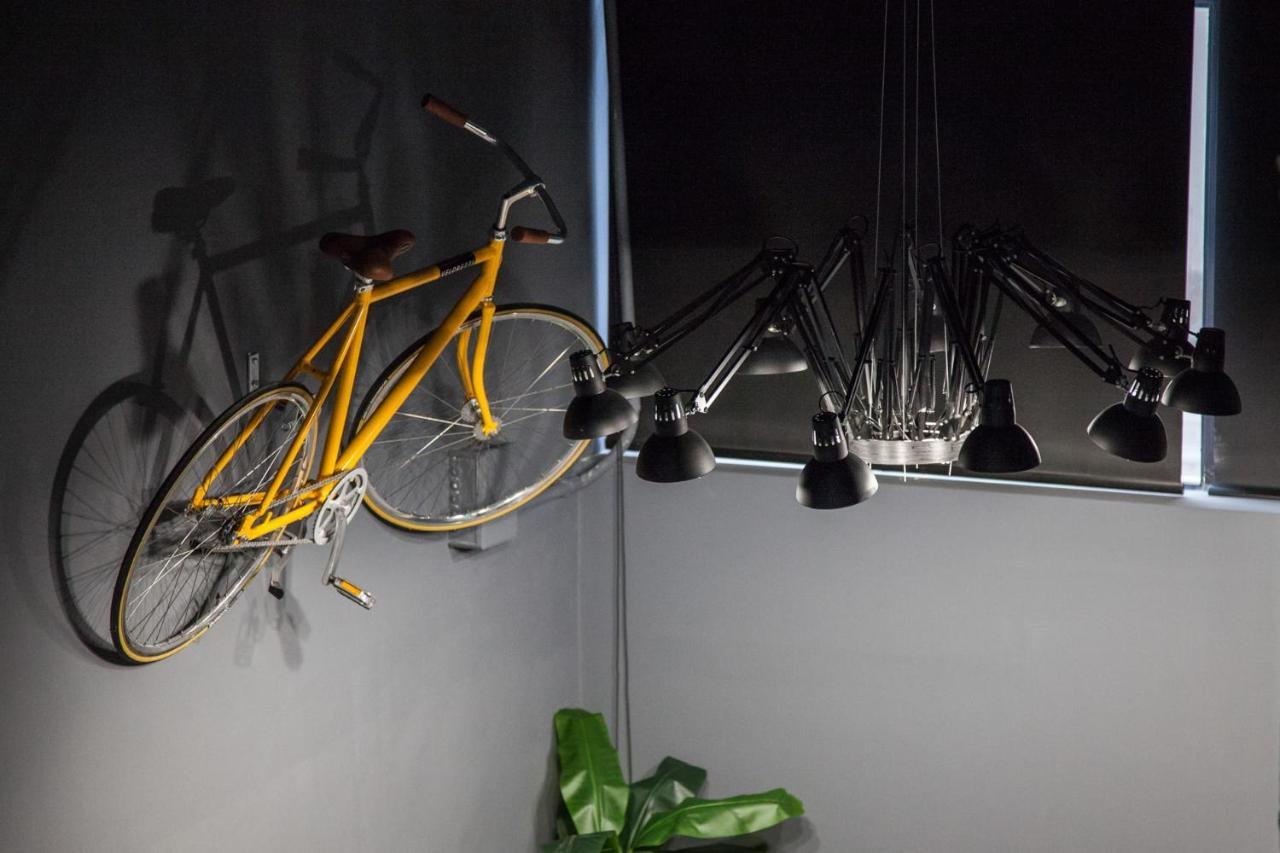 Trendy Industrial Apt Next To Museum Of Acropolis アテネ エクステリア 写真