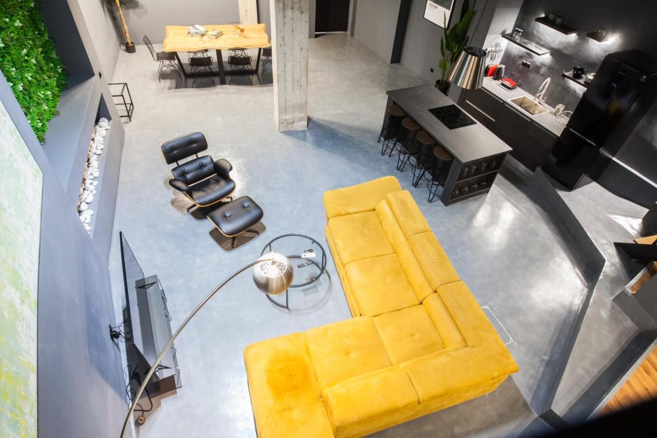 Trendy Industrial Apt Next To Museum Of Acropolis アテネ エクステリア 写真