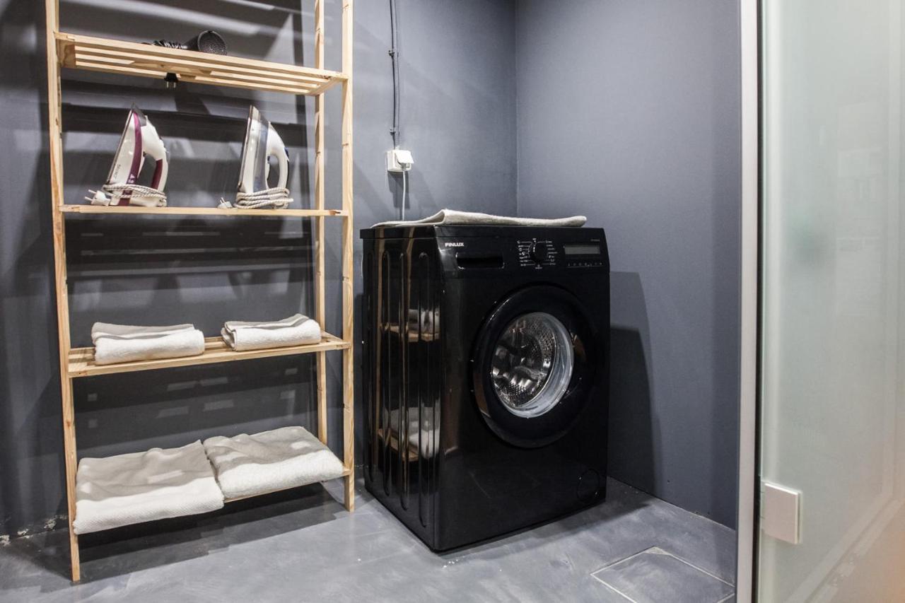 Trendy Industrial Apt Next To Museum Of Acropolis アテネ エクステリア 写真