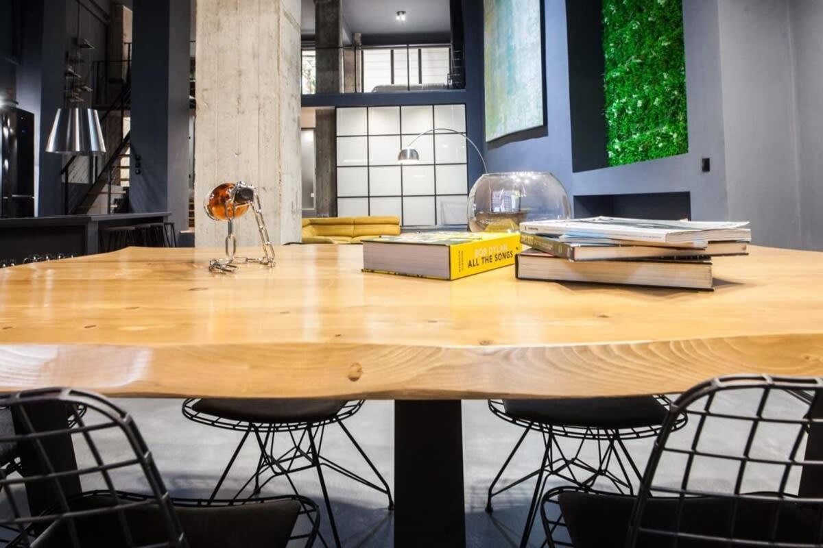 Trendy Industrial Apt Next To Museum Of Acropolis アテネ エクステリア 写真